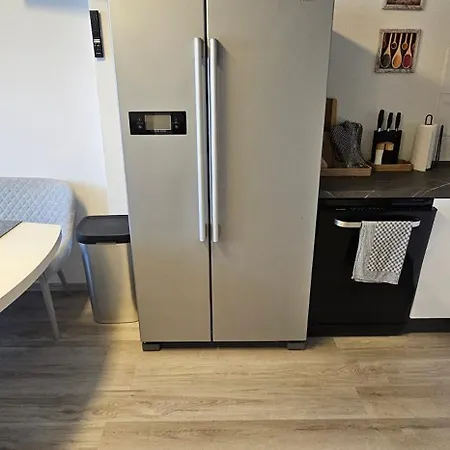 Helios Design - Altbau Dg Mit Lift & Parkplatz - Elbe & Altstadt - S-bahn Nach Dresden *