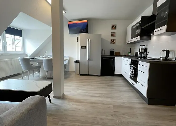 Helios Design - Altbau Dg Mit Lift&parkplatz - Elbe&altstadt - S-bahn Nach Dresden