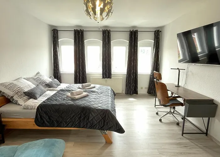 Helios Design - Altbau Dg Mit Lift & Parkplatz - Elbe & Altstadt - S-bahn Nach Dresden Meißen